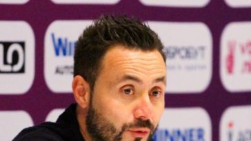 Roberto De Zerbi speaking to the media in 2021